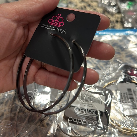 Lot of 9 Paparazzi Hoop Earring sets - Picture 6 of 10